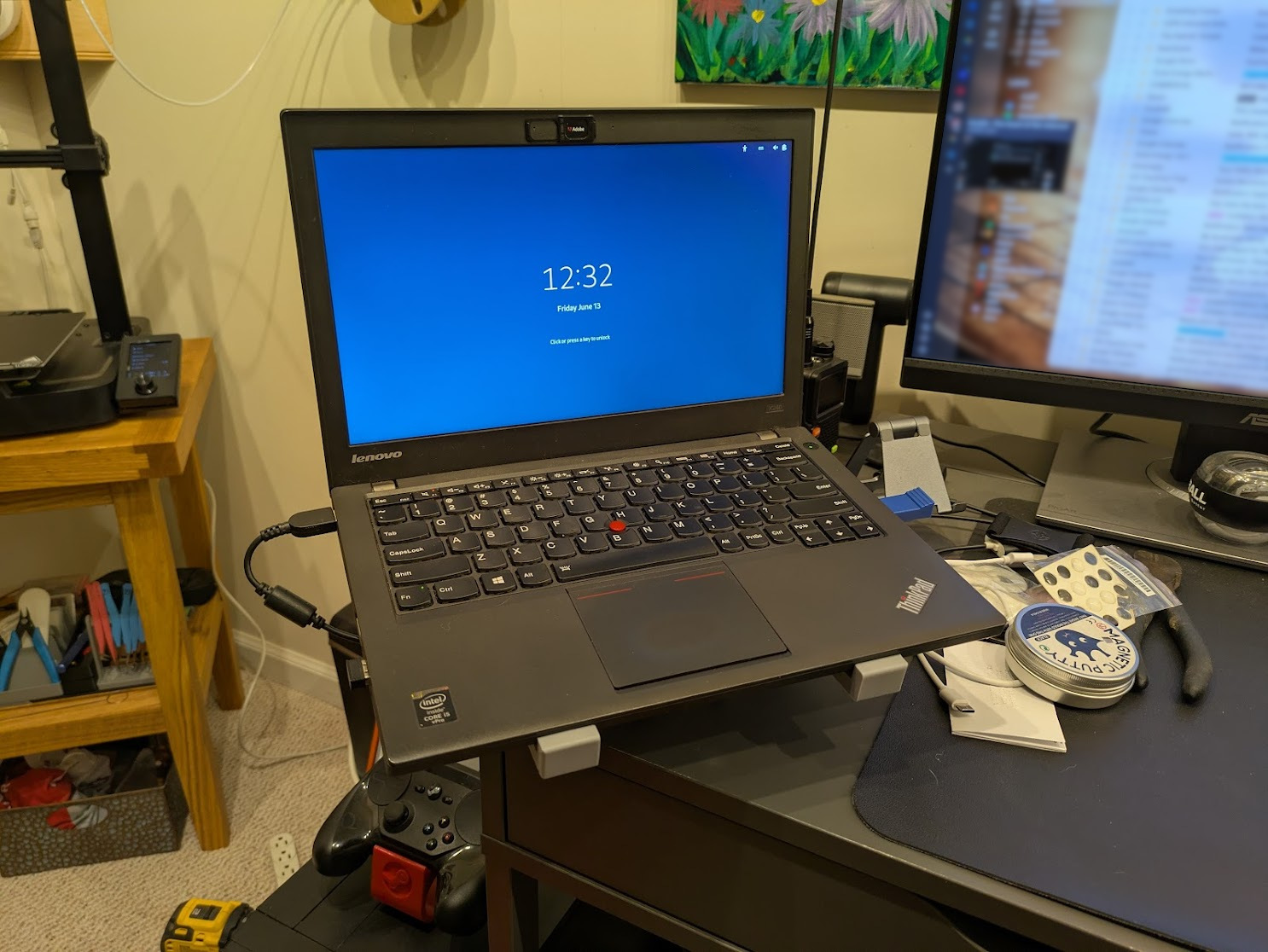 You may have noticed in the previous pictures that the arms sit very far forward on the swivel. This was a deliberate choice I made because I wanted the balance point to be directly over the swivel when the screen was open. If I had centered them, the laptop would be prone to tipping over backward.