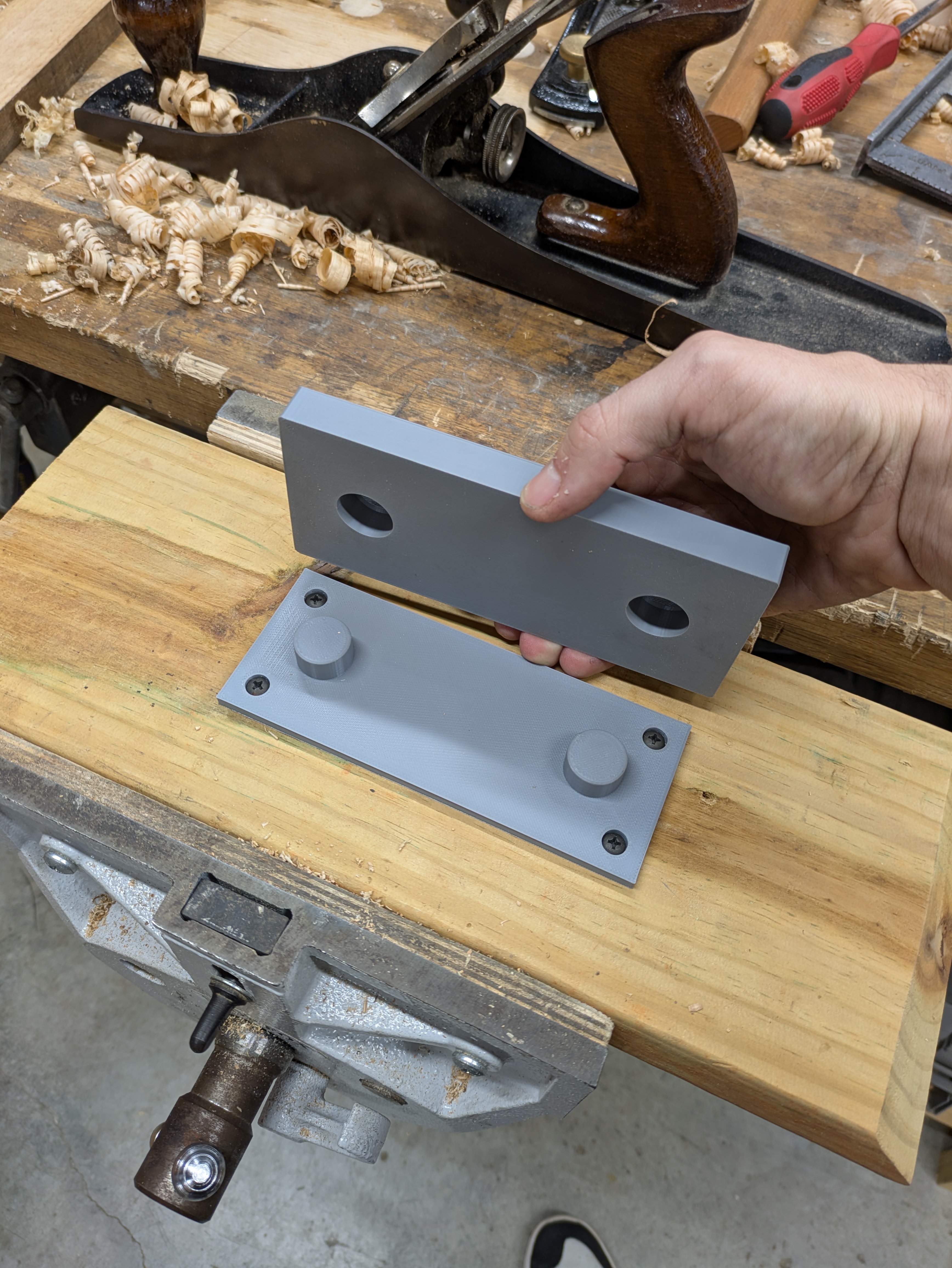 With the mounting plate attached to the base, now I can just snap one of the sharpening plates on and keep going.